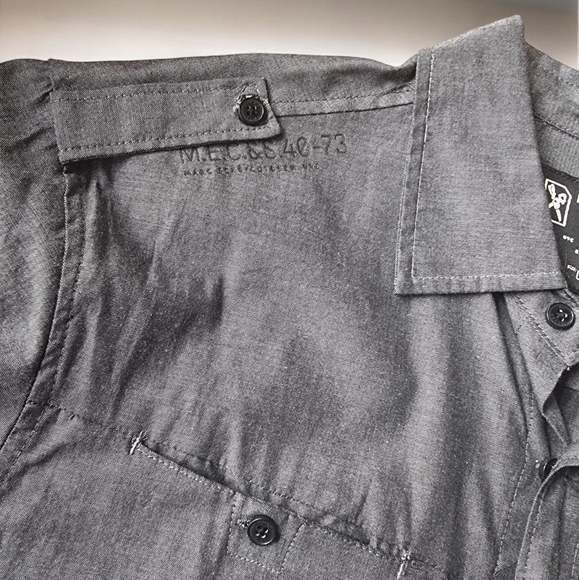 ๐๏ธ Marc Ecko Cut & Sew Deadly Threads ๐ฏ% Cotton Gray Casual Button Down Shirt - Picture 4 of 9